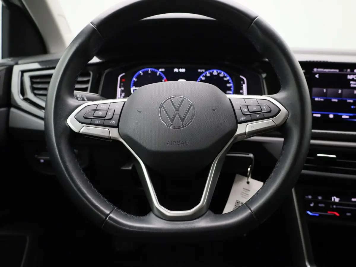 1.0 TSI Life Business | Apple carplay/android auto | Adaptive cruise control | Draadloze telefoonlader | Navigatie | Parkeersensoren voor en achter | Rijstrooksensor | Start/stop systeem | V