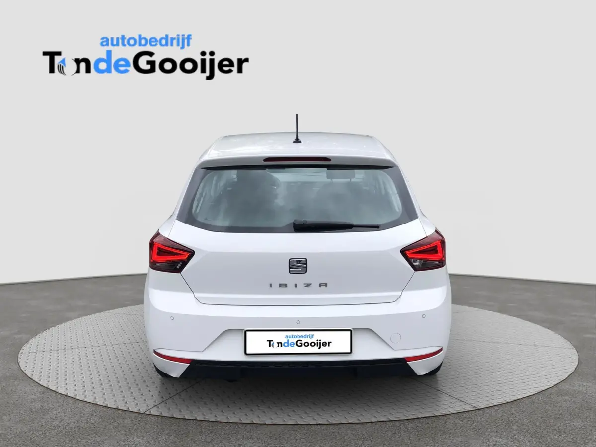 1.0 Style | APPLE CARPLAY | CLIMA | STOELVERW. |
