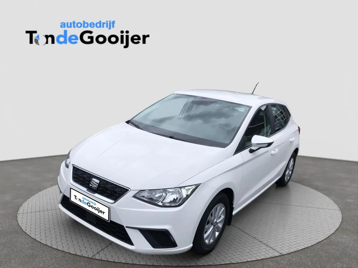 1.0 Style | APPLE CARPLAY | CLIMA | STOELVERW. |