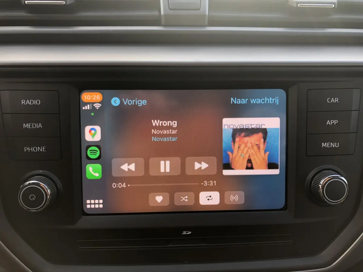 1.0 Style | APPLE CARPLAY | CLIMA | STOELVERW. |