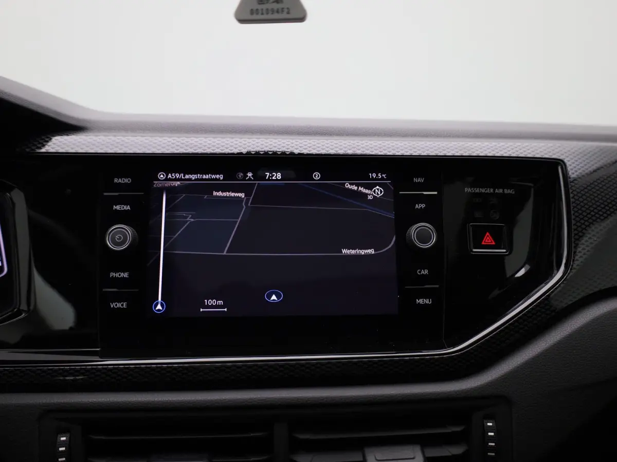 1.0 TSI Life Business 95 PK| Origineel Nederlands | Dealeronderhouden | Navigatie | Panoramadak | LED Matrix | Achteruitrijcamera | Parkeersensoren | Digitale Cockpit Pro