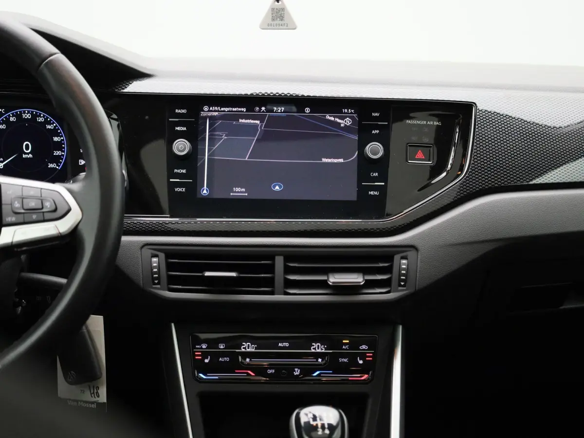 1.0 TSI Life Business 95 PK| Origineel Nederlands | Dealeronderhouden | Navigatie | Panoramadak | LED Matrix | Achteruitrijcamera | Parkeersensoren | Digitale Cockpit Pro
