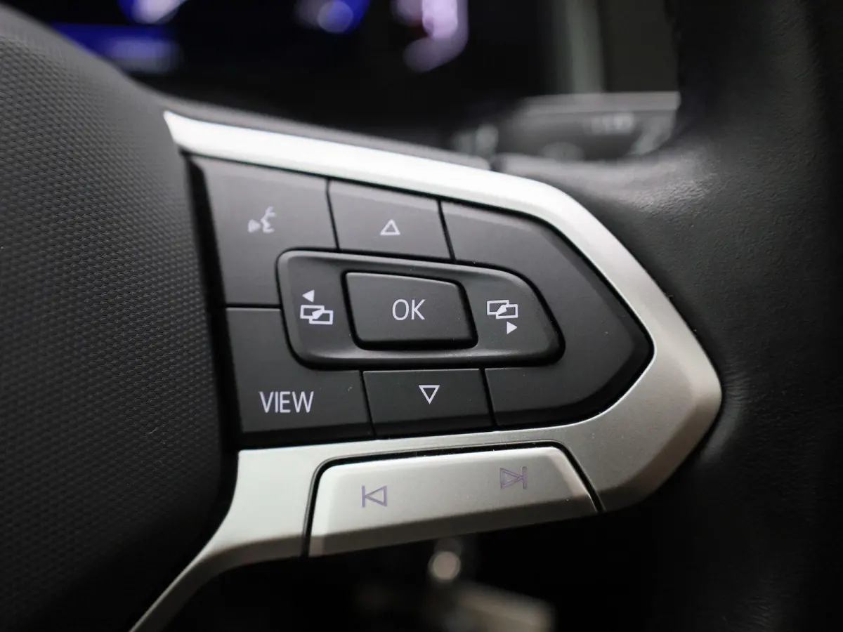 1.0 TSI Life Business 95 PK| Origineel Nederlands | Dealeronderhouden | Navigatie | Panoramadak | LED Matrix | Achteruitrijcamera | Parkeersensoren | Digitale Cockpit Pro