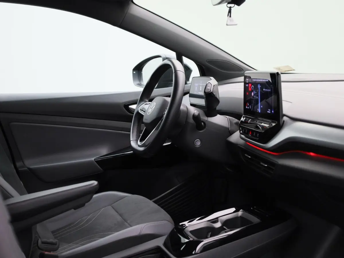 Pro 77 kWh 174 PK| Soh ... | Dealeronderhouden | Navigatie | Achteruitrijcamera | Stoelverwarming | Stuurwielverwarming | Keyless | Parkeersensoren | 19 Inch Velgen