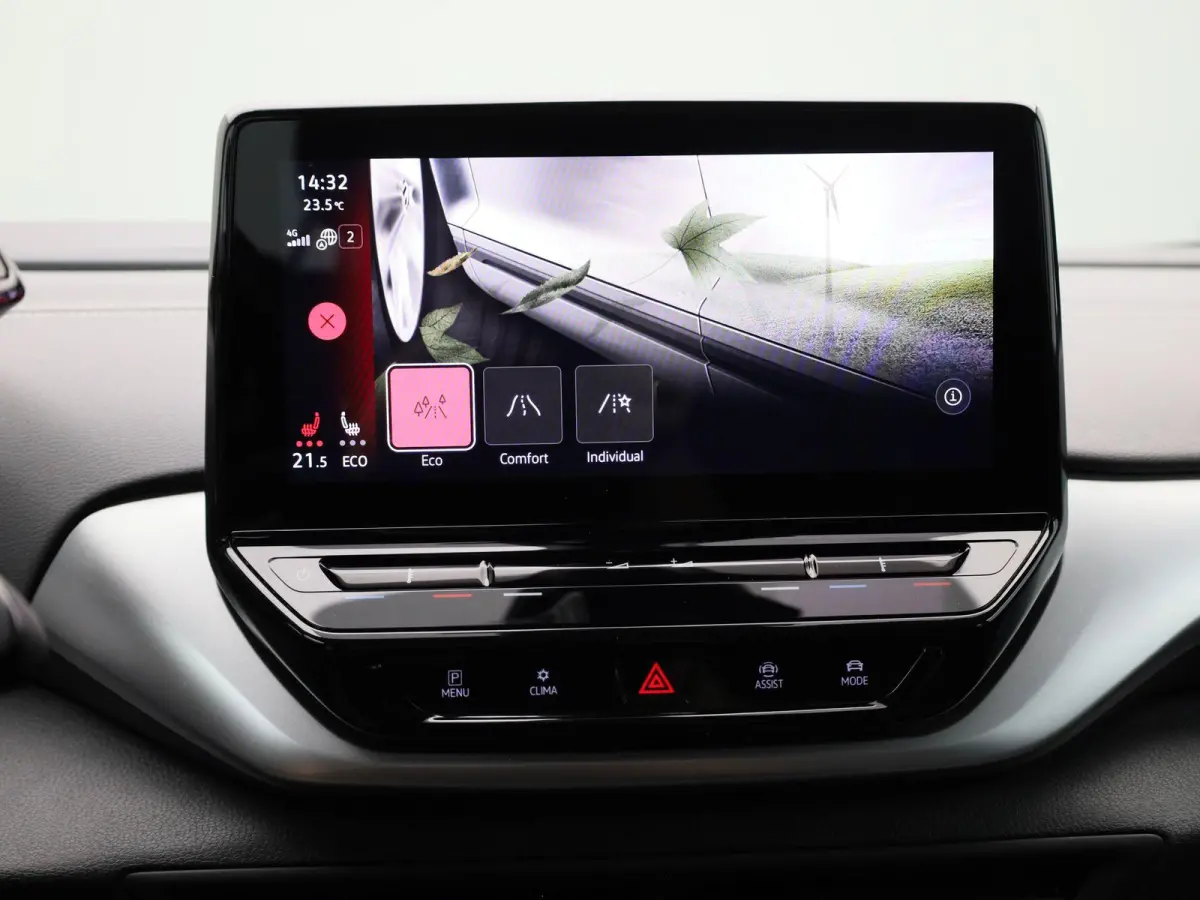 Pro 77 kWh 174 PK| Soh ... | Dealeronderhouden | Navigatie | Achteruitrijcamera | Stoelverwarming | Stuurwielverwarming | Keyless | Parkeersensoren | 19 Inch Velgen