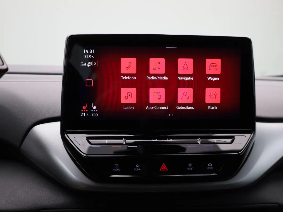Pro 77 kWh 174 PK| Soh ... | Dealeronderhouden | Navigatie | Achteruitrijcamera | Stoelverwarming | Stuurwielverwarming | Keyless | Parkeersensoren | 19 Inch Velgen