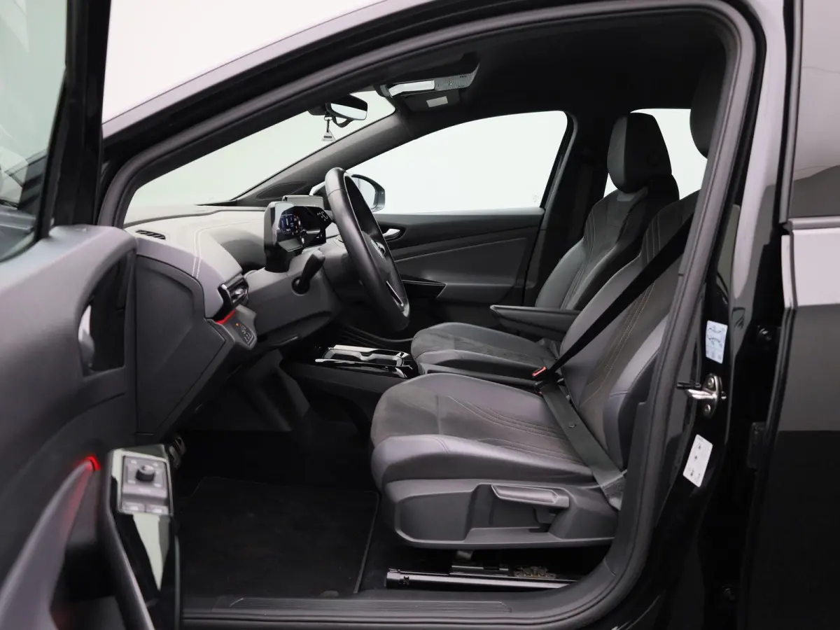 Pro 77 kWh 174 PK| Soh ... | Dealeronderhouden | Navigatie | Achteruitrijcamera | Stoelverwarming | Stuurwielverwarming | Keyless | Parkeersensoren | 19 Inch Velgen