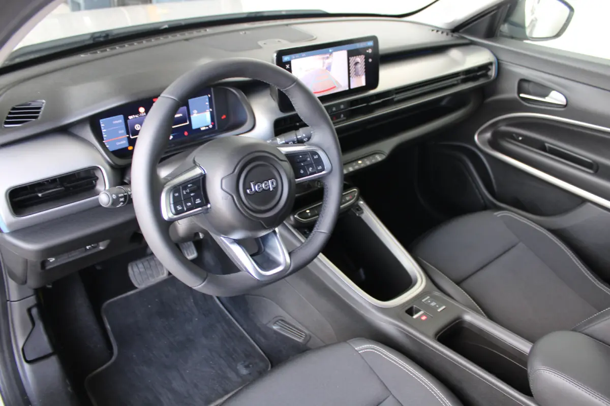 Summit | SOH 98% | Camera | Adaptive cruise control | Full LED | Apple Carplay/ Android Auto |
