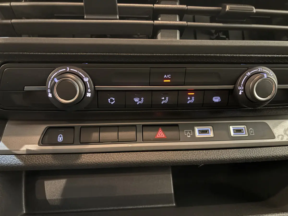 2.0 Diesel 145 PK L3 DC 6 persoons / Airco / Cruise Control / Trekhaak / Facelift / 60.400 KM !!