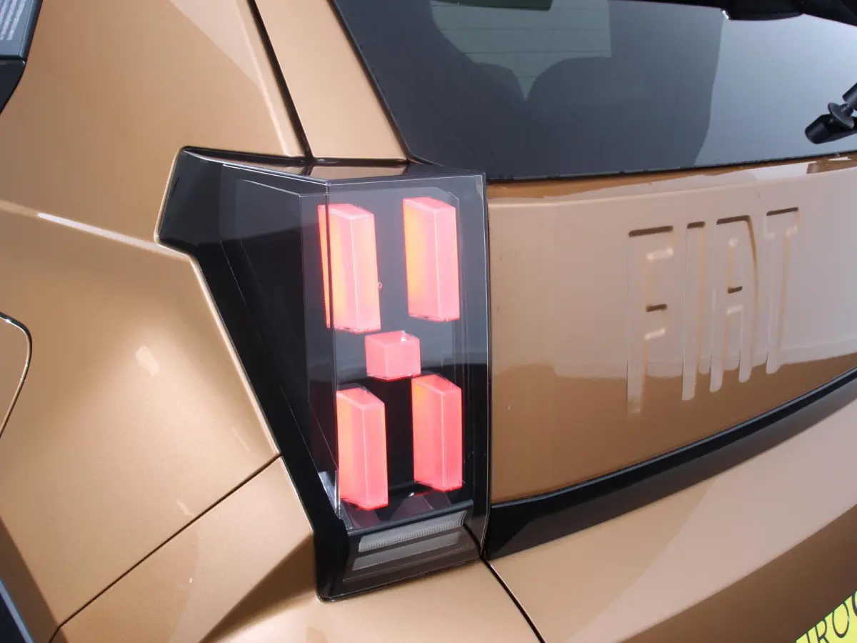 La Prima 7.4 kW 44 kWh Cruise control Cruise control Achteruitrijcamera Voorstoelen verwarmd Stuurverwarming Parkeersensoren Apple Carplay/ Android Auto