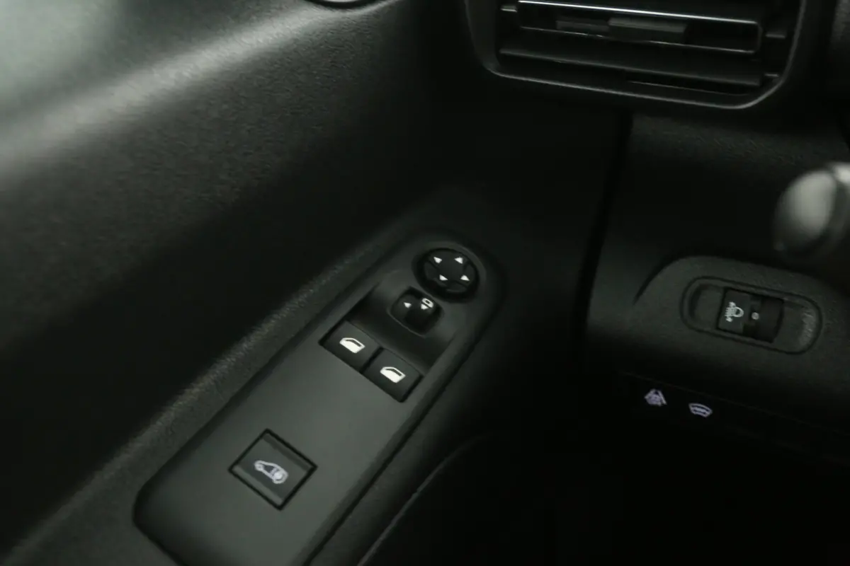 1.5 BlueHDI 102PK | 3 Zits | Airco | Camera | Cruise | Trekhaak | Navi | Carplay