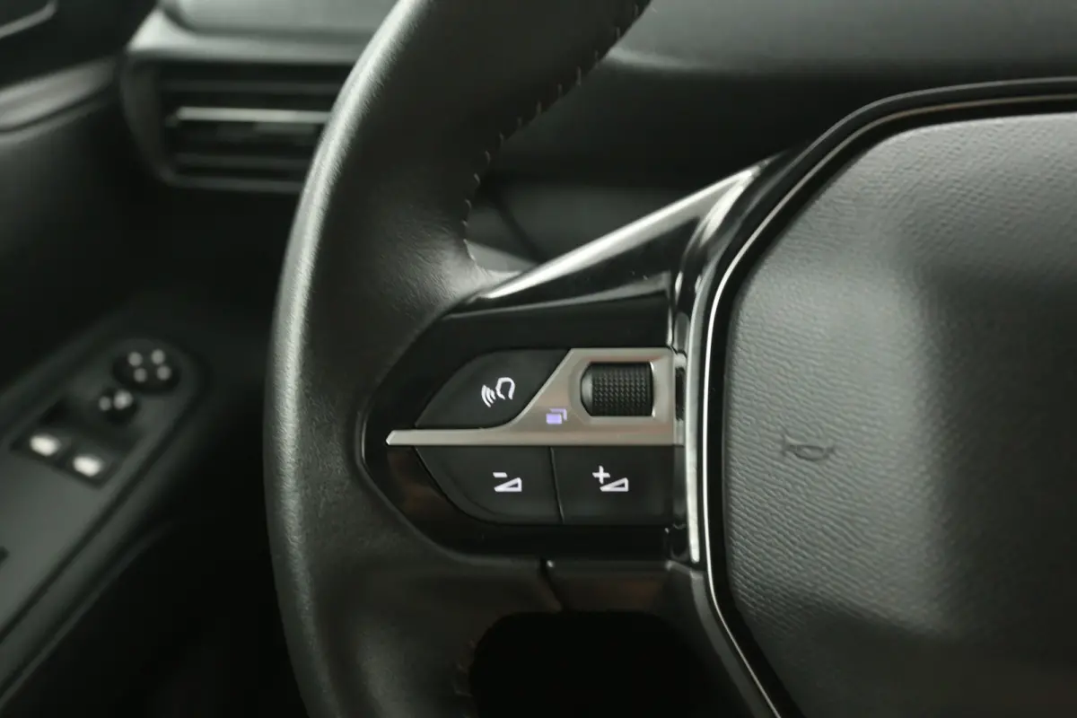 1.5 BlueHDI 102PK | 3 Zits | Airco | Camera | Cruise | Trekhaak | Navi | Carplay