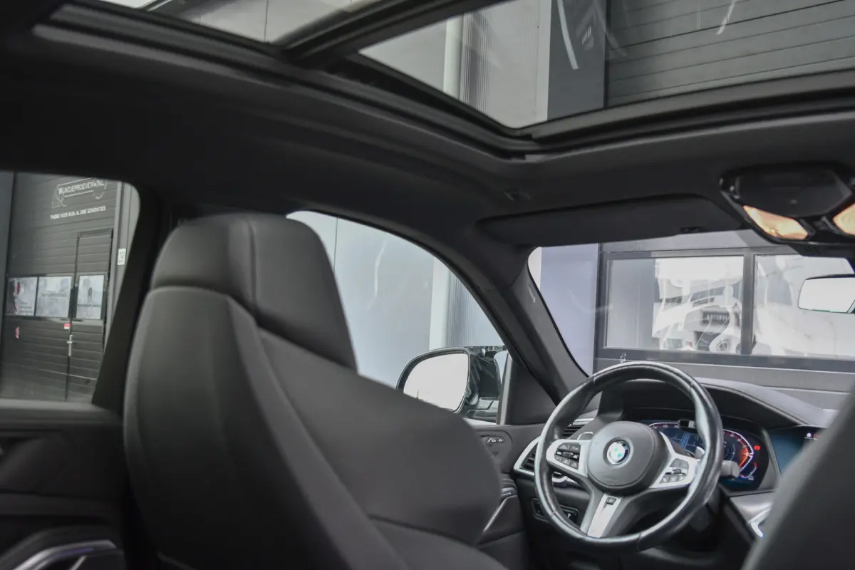 XDrive30d M-Sport, M-Seats, Pano, Laser, HUD, 360 3D, Assisted Driving, Memory!