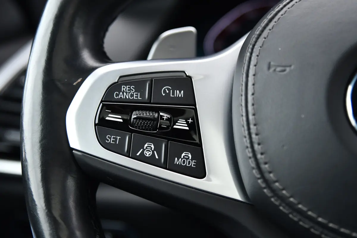 XDrive30d M-Sport, M-Seats, Pano, Laser, HUD, 360 3D, Assisted Driving, Memory!