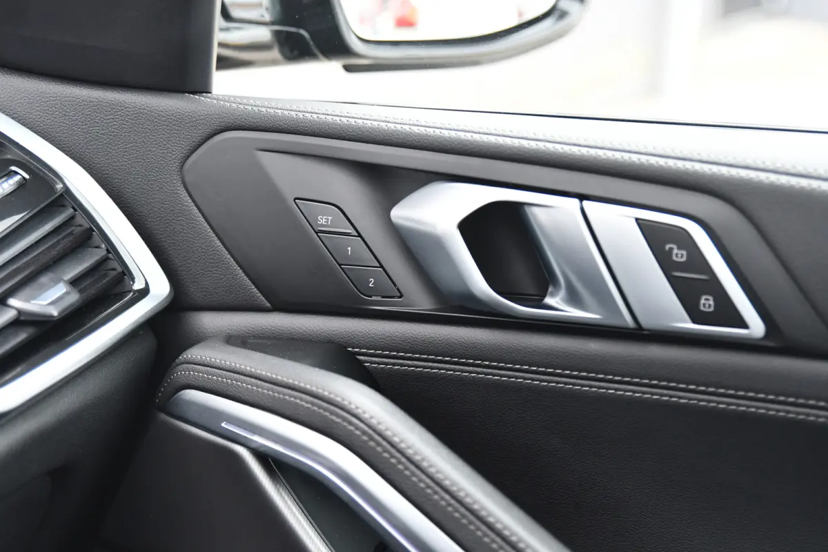 XDrive30d M-Sport, M-Seats, Pano, Laser, HUD, 360 3D, Assisted Driving, Memory!