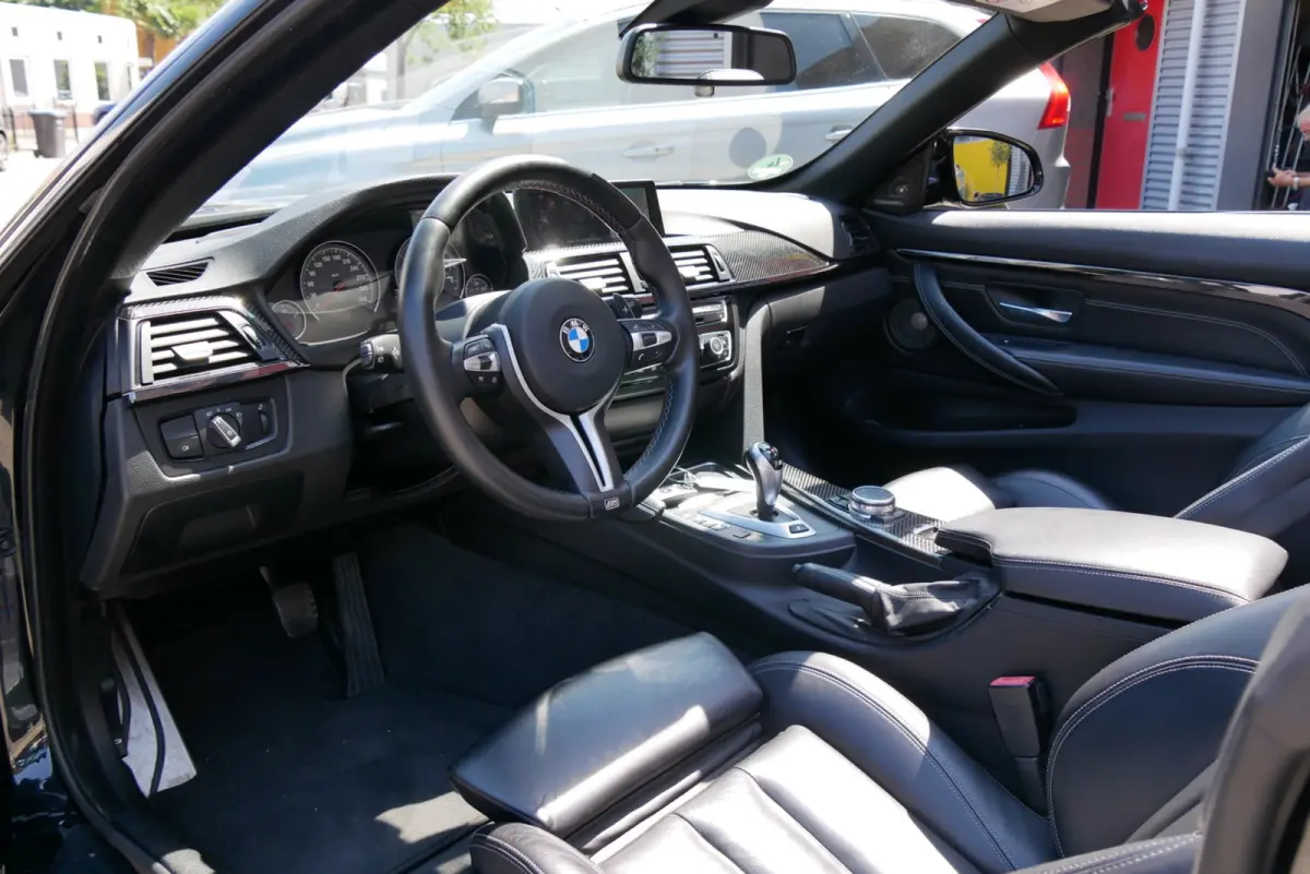 M4 dealer onderhouden. memory. h&k. carbon trim.