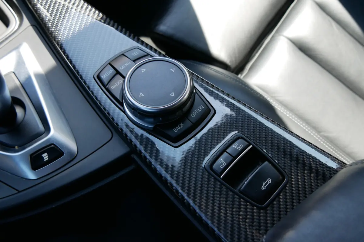 M4 dealer onderhouden. memory. h&k. carbon trim.