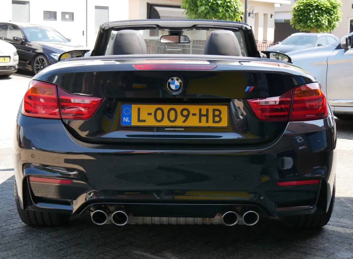 M4 dealer onderhouden. memory. h&k. carbon trim.