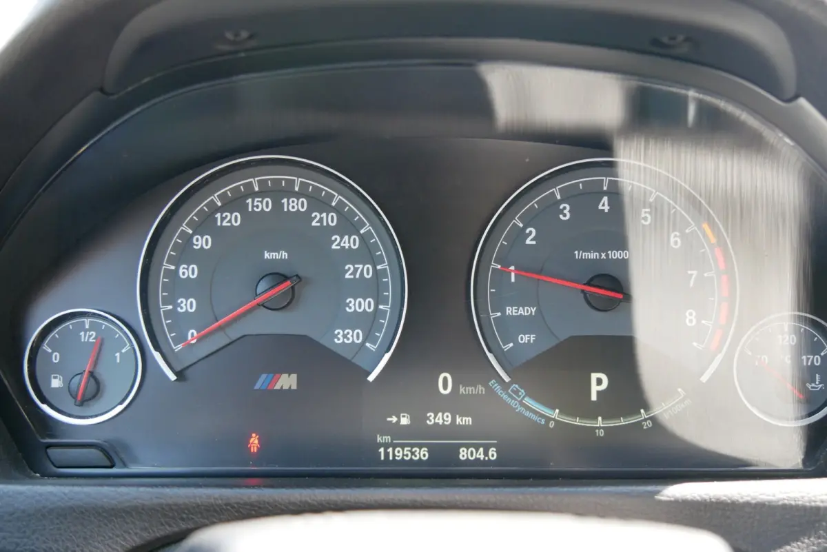 M4 dealer onderhouden. memory. h&k. carbon trim.