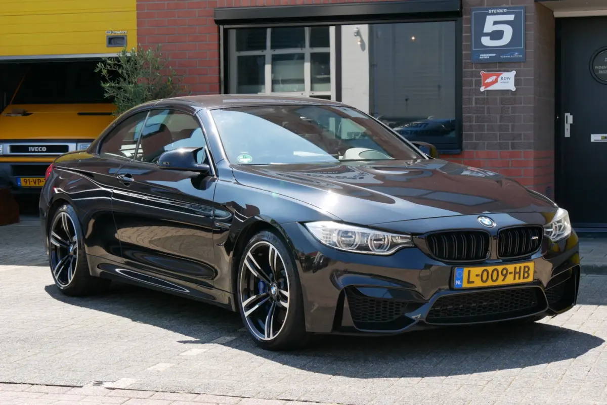 M4 dealer onderhouden. memory. h&k. carbon trim.