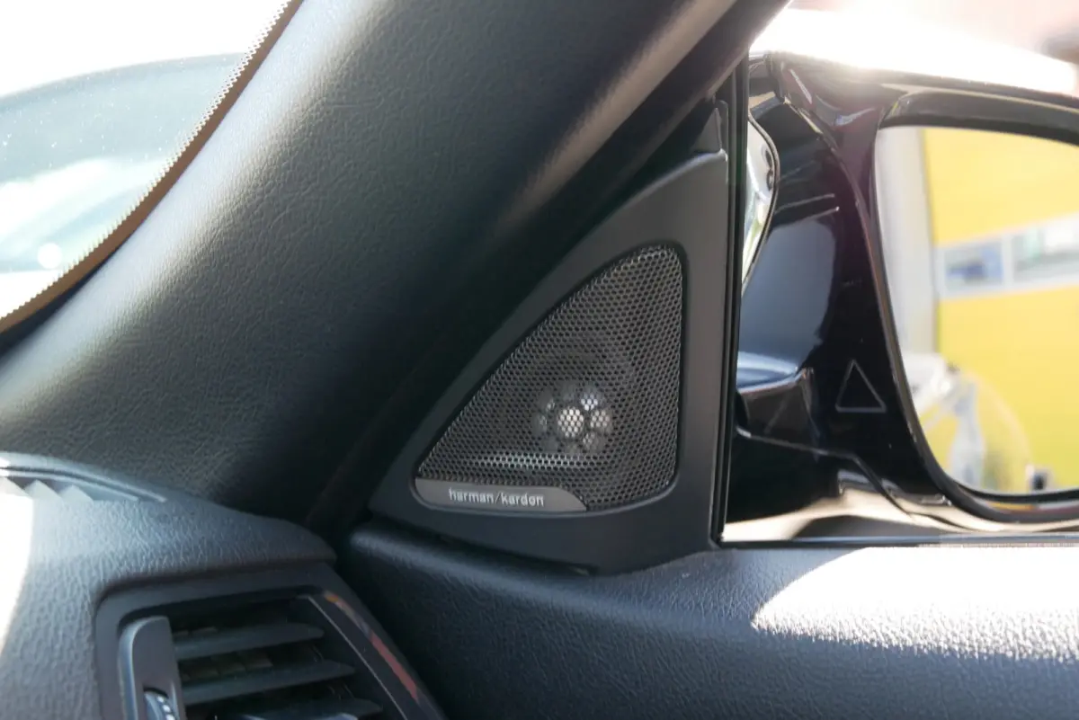 M4 dealer onderhouden. memory. h&k. carbon trim.