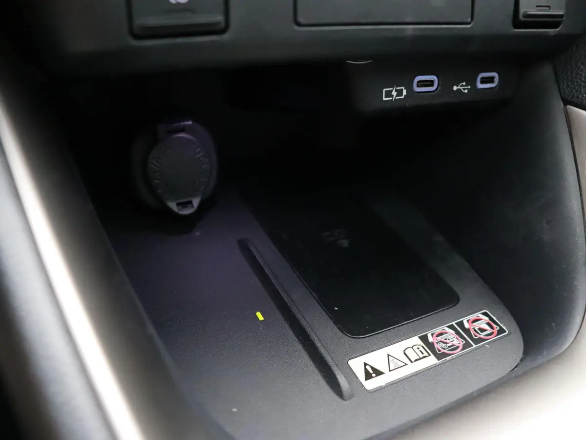 1.5 Homura Plus | panoramadak | Apple carlay-android auto | stoelverwarming | Head-up display |