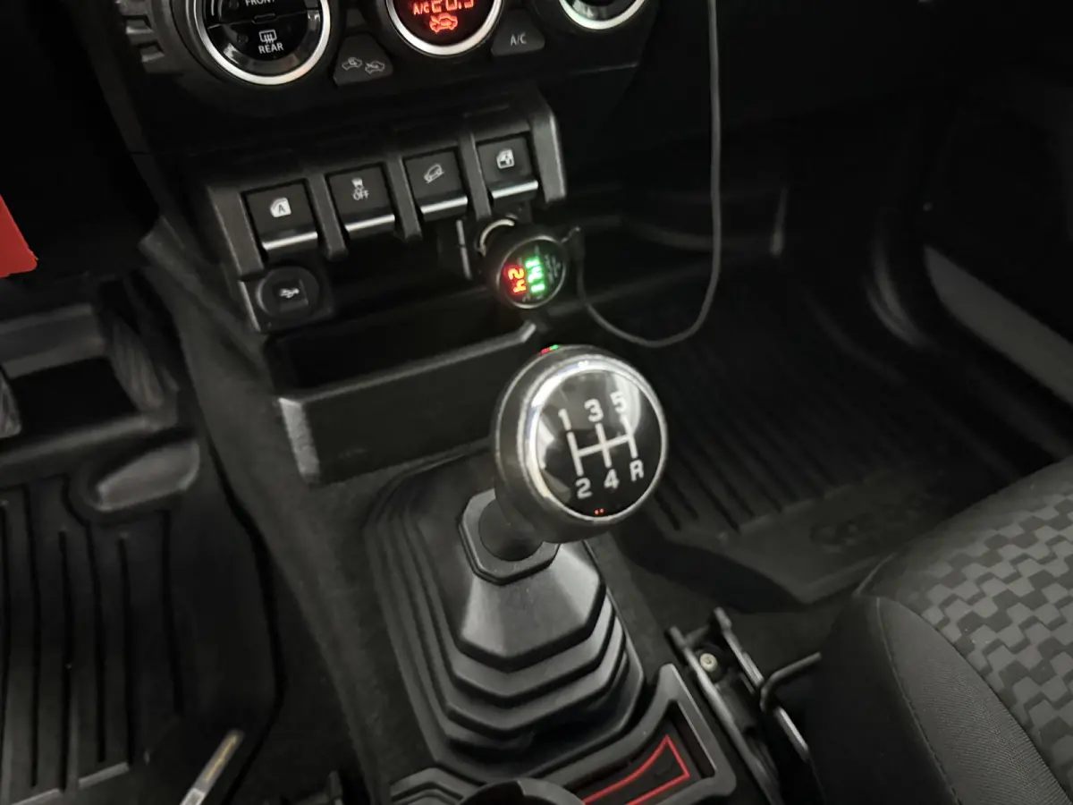 1.5 Comfort Plus 102PK 4WD | Clima | Carplay | Camera | 4 Zits | Cruise | Trekhaak | LED | Bullbar