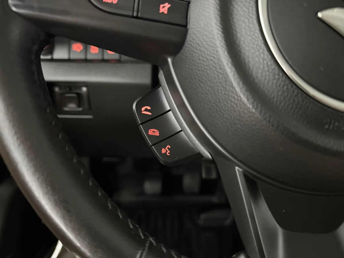 1.5 Comfort Plus 102PK 4WD | Clima | Carplay | Camera | 4 Zits | Cruise | Trekhaak | LED | Bullbar