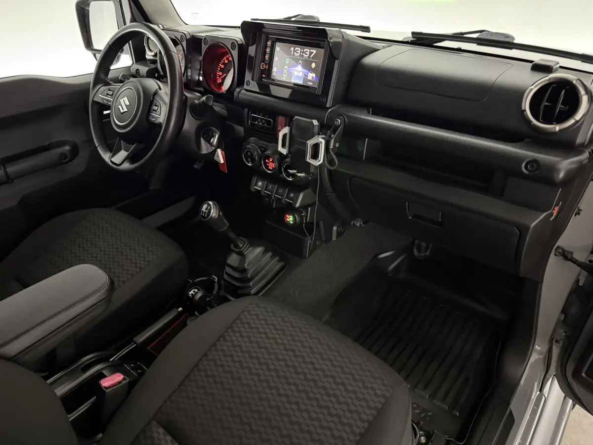 1.5 Comfort Plus 102PK 4WD | Clima | Carplay | Camera | 4 Zits | Cruise | Trekhaak | LED | Bullbar
