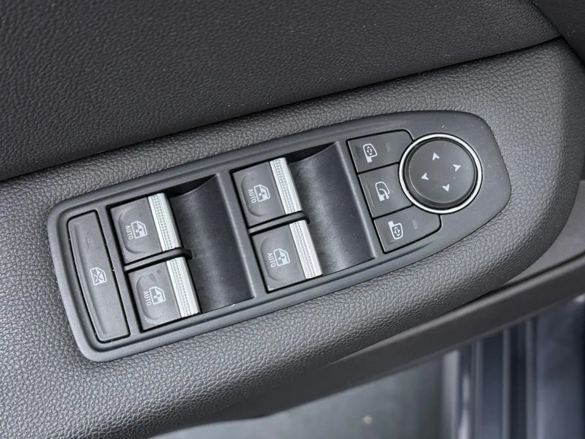TCe 130 EDC Intens | AUTOMAAT | Stoel- & Stuurverw. | Navigatie |