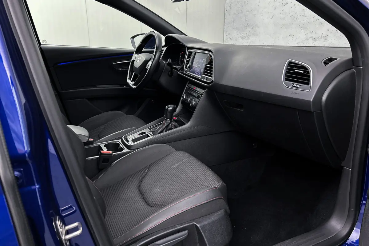 1.5 TSI FR | Half lederen bekleding | Stoelverwarming | Camera
