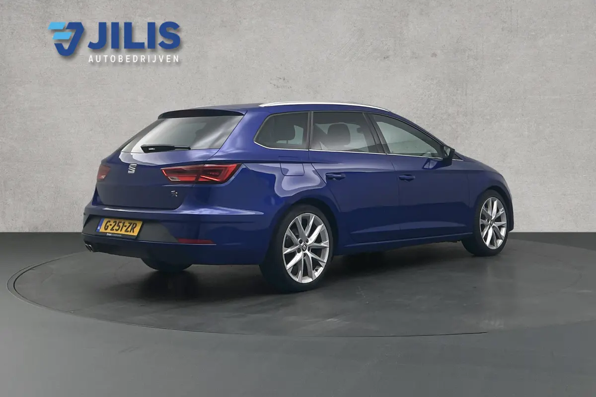 1.5 TSI FR | Half lederen bekleding | Stoelverwarming | Camera
