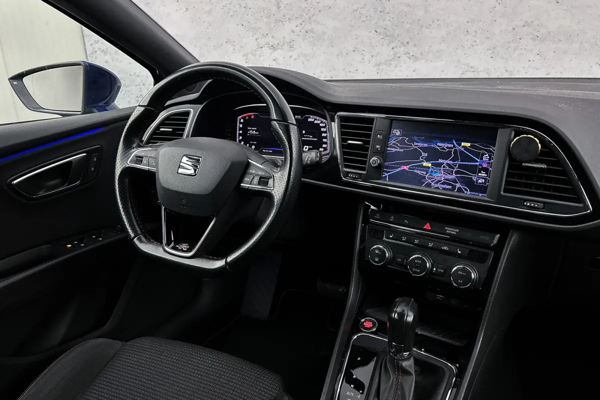 1.5 TSI FR | Half lederen bekleding | Stoelverwarming | Camera
