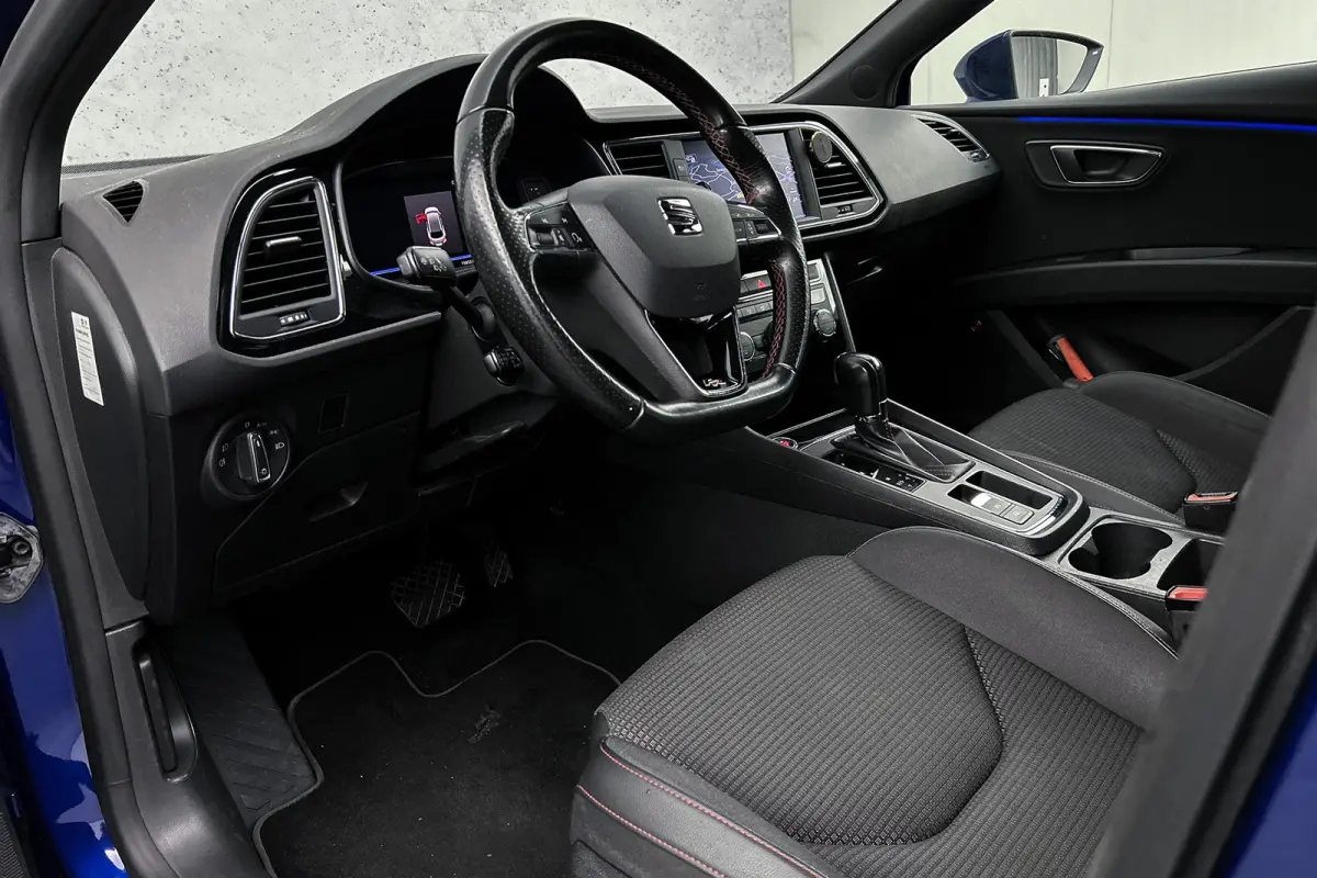 1.5 TSI FR | Half lederen bekleding | Stoelverwarming | Camera