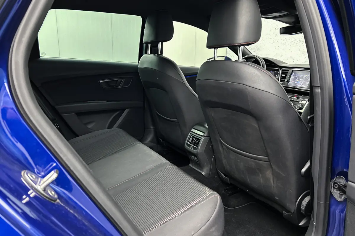1.5 TSI FR | Half lederen bekleding | Stoelverwarming | Camera