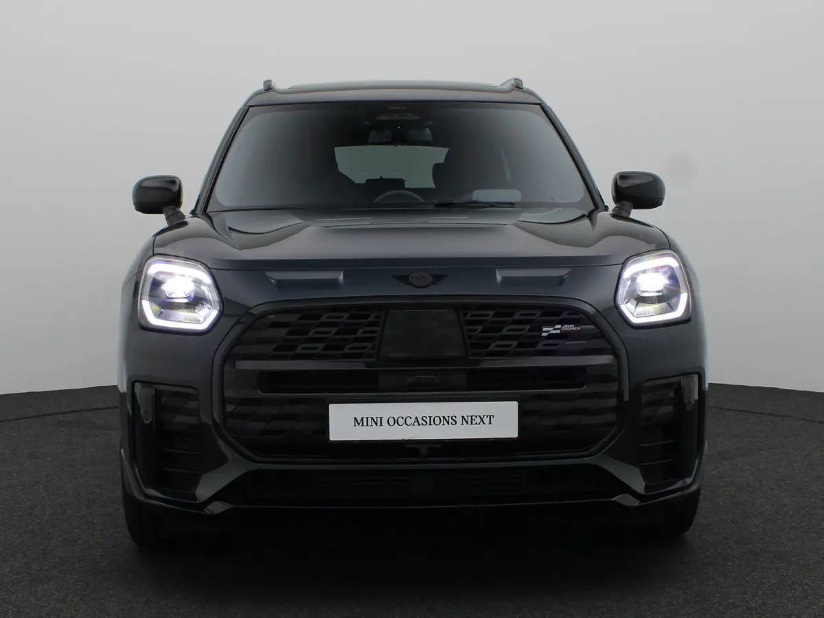 C John Cooper Works + Pakket XL + Trekhaak + Panoramadak + Elektrisch verstelbare stoelen + Driving Assistant Professional + Harman Kardon + 20''