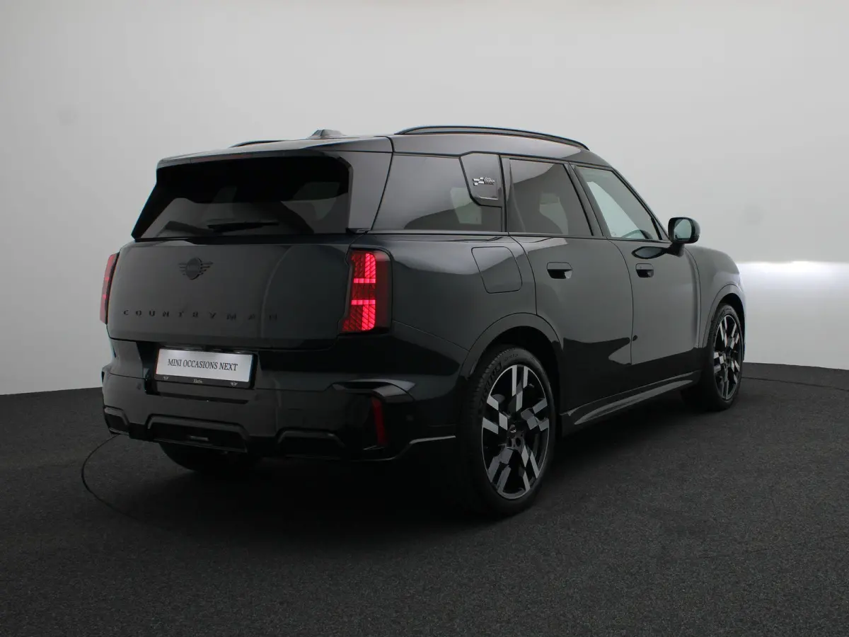 C John Cooper Works + Pakket XL + Trekhaak + Panoramadak + Elektrisch verstelbare stoelen + Driving Assistant Professional + Harman Kardon + 20''