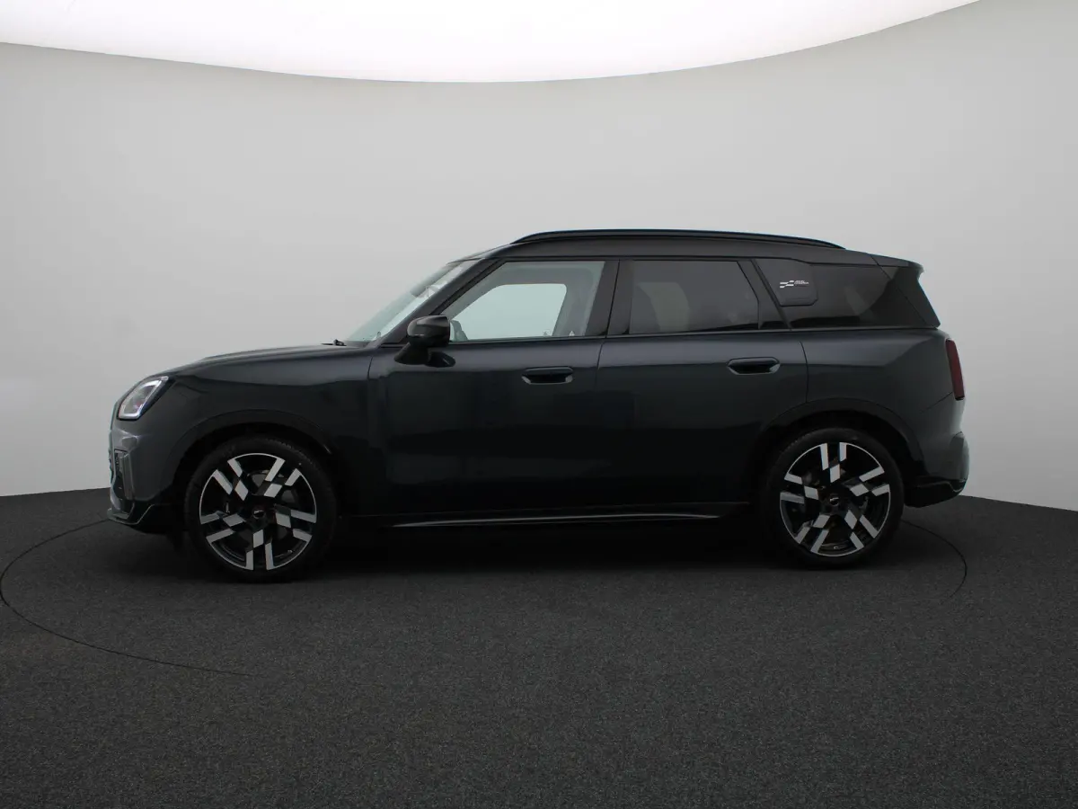 C John Cooper Works + Pakket XL + Trekhaak + Panoramadak + Elektrisch verstelbare stoelen + Driving Assistant Professional + Harman Kardon + 20''