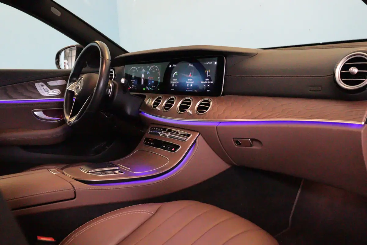 300de Luxury Line | NAVI / APPCONNECT | CAMERA + PDC | ADAP CRUISE | STUUR / STOELVERW + MASSAGE | BURMESTER AUDIO |