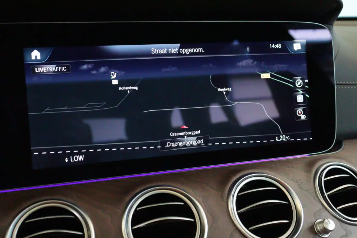 300de Luxury Line | NAVI / APPCONNECT | CAMERA + PDC | ADAP CRUISE | STUUR / STOELVERW + MASSAGE | BURMESTER AUDIO |