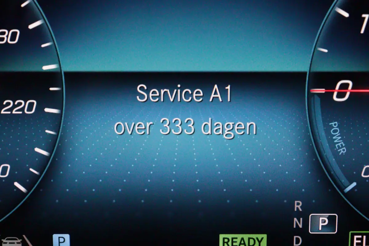 300de Luxury Line | NAVI / APPCONNECT | CAMERA + PDC | ADAP CRUISE | STUUR / STOELVERW + MASSAGE | BURMESTER AUDIO |
