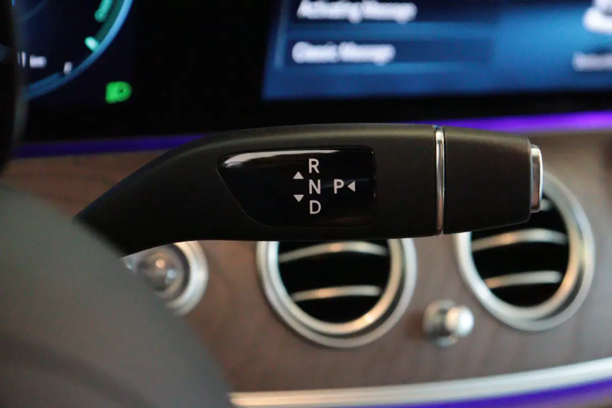 300de Luxury Line | NAVI / APPCONNECT | CAMERA + PDC | ADAP CRUISE | STUUR / STOELVERW + MASSAGE | BURMESTER AUDIO |