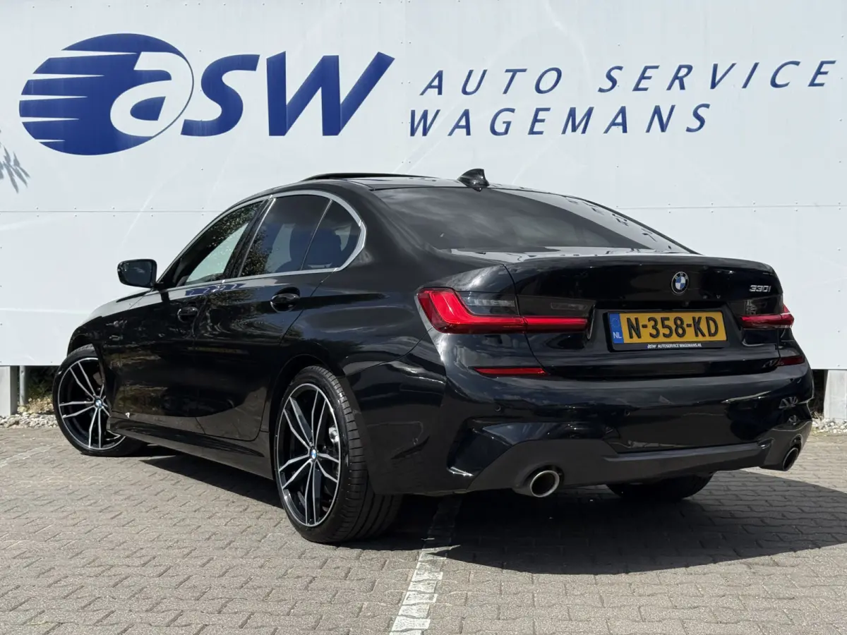 330i M-Sport High Executive | Schuifdak | Trekhaak | ACC | Laser LED | 19 inch