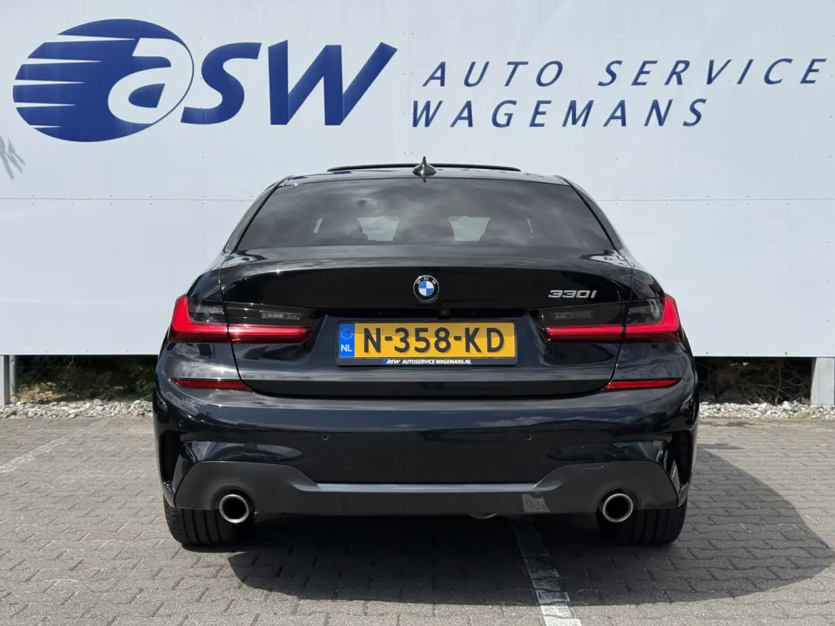 330i M-Sport High Executive | Schuifdak | Trekhaak | ACC | Laser LED | 19 inch