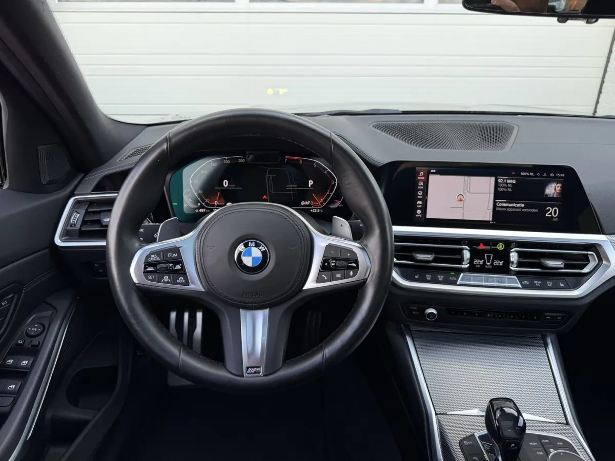330i M-Sport High Executive | Schuifdak | Trekhaak | ACC | Laser LED | 19 inch