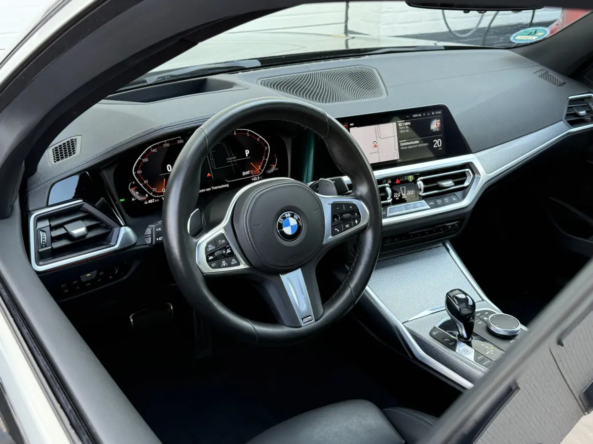 330i M-Sport High Executive | Schuifdak | Trekhaak | ACC | Laser LED | 19 inch