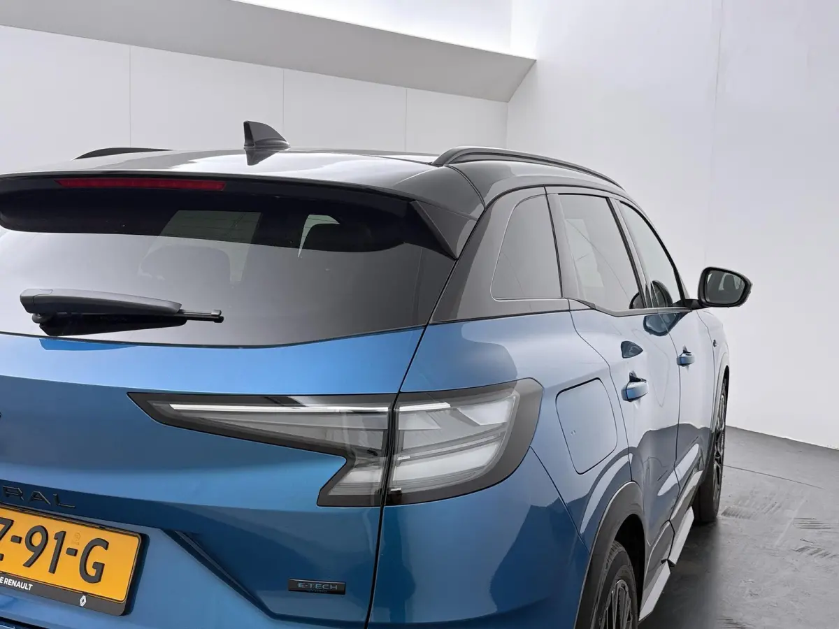 esprit Alpine full hybrid E-Tech 200 | Panoramadak | Harman Kardon | Matrix LED | Head-Up | 360 Camera |