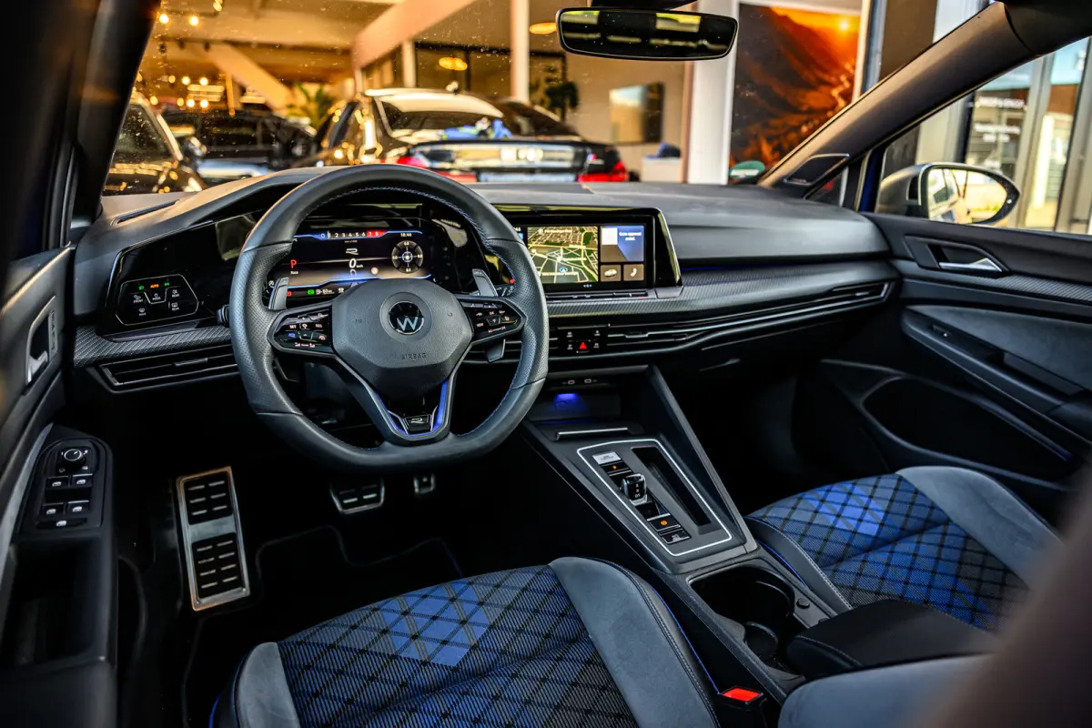 2.0 TSI 4Motion R Performance|H&K|Camera|Drift|Pano|Carplay|