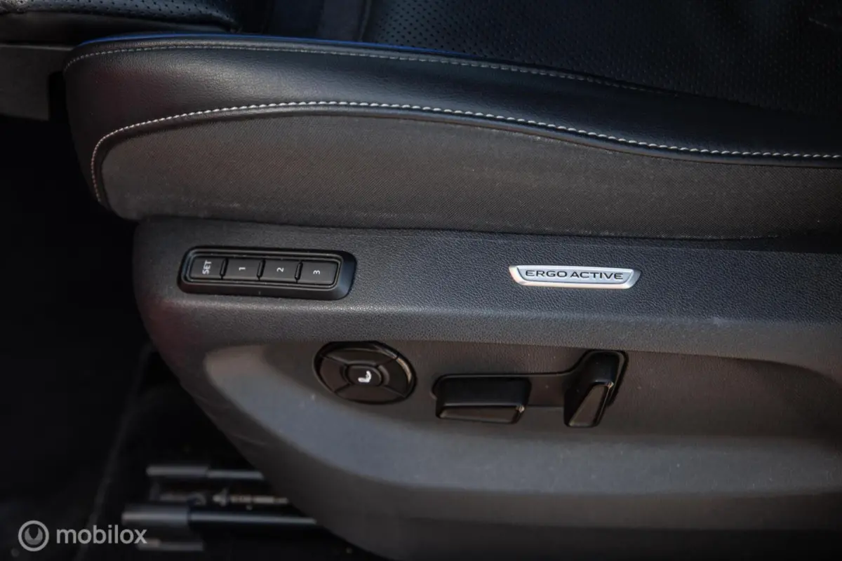 1.5 eHybrid R-Line|Leer|Massage|Trekh.|IQ|NL-auto|Stoelventilatie|Black-Style