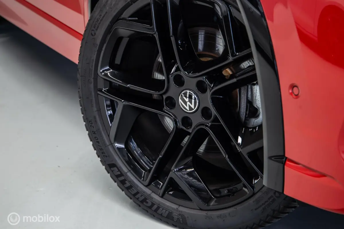 1.5 eHybrid R-Line|Leer|Massage|Trekh.|IQ|NL-auto|Stoelventilatie|Black-Style